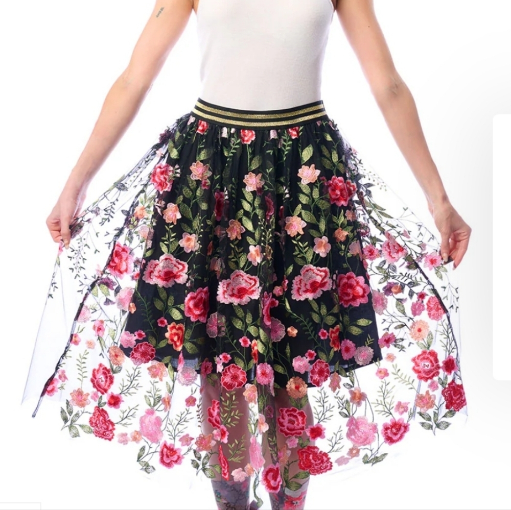NWT Aratta Dark Rose Embroidered Skirt. Medium